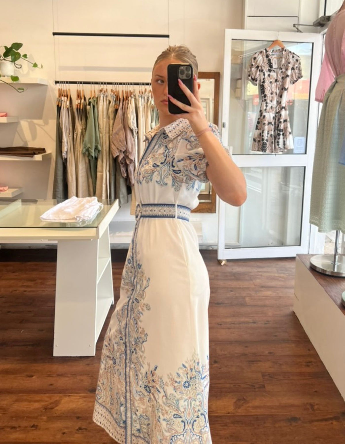 Livi Short Sleeve Maxi Dress in White