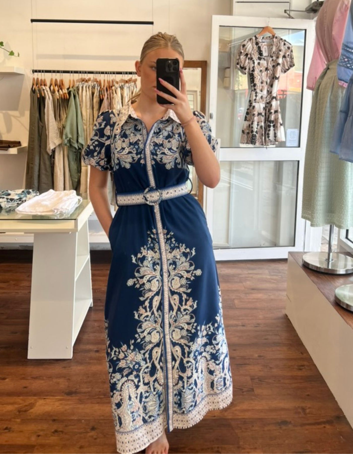 Livi Short Sleeve Maxi Dress in Navy