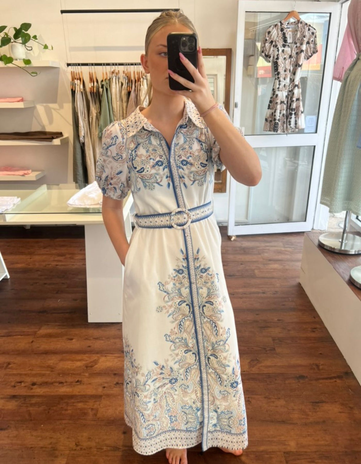 Livi Short Sleeve Maxi Dress in White