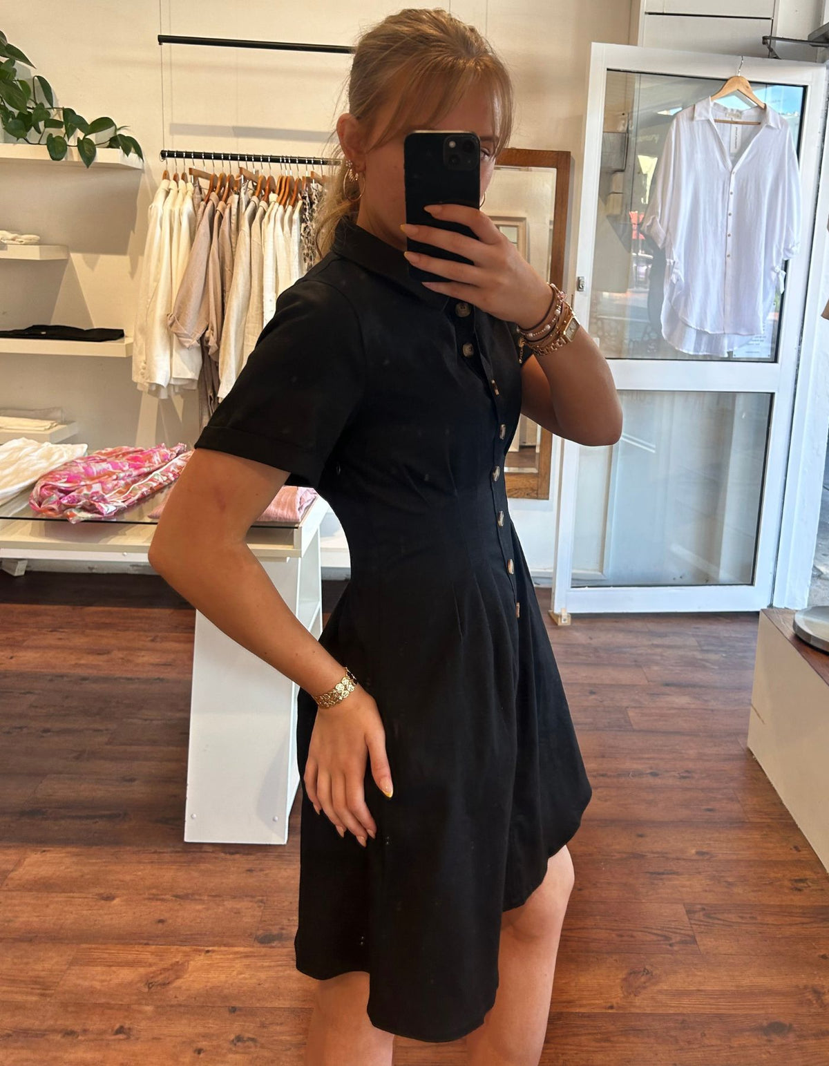 Drift Short Sleeve Above Knee Dress in Black