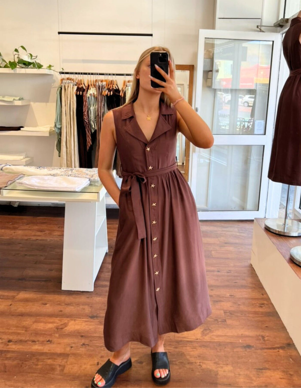 Tara Sleeveless Shirt Dress in Brown