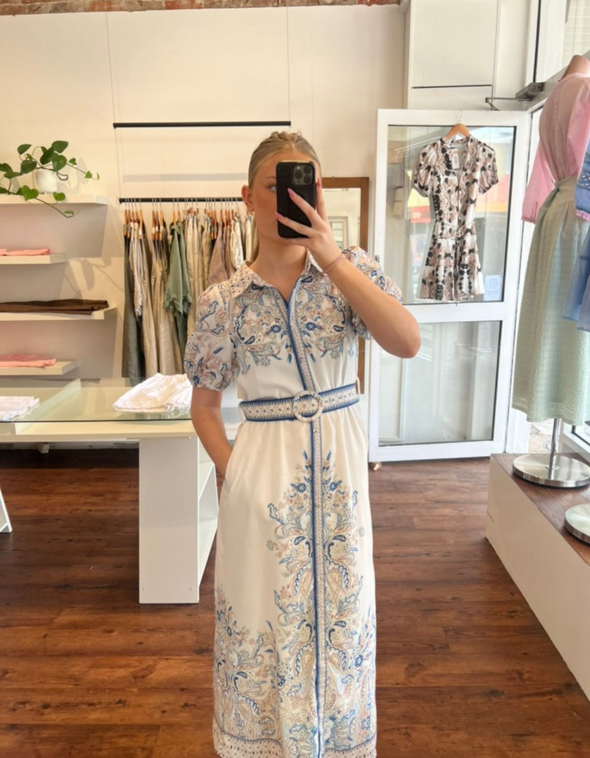 Livi Short Sleeve Maxi Dress in White