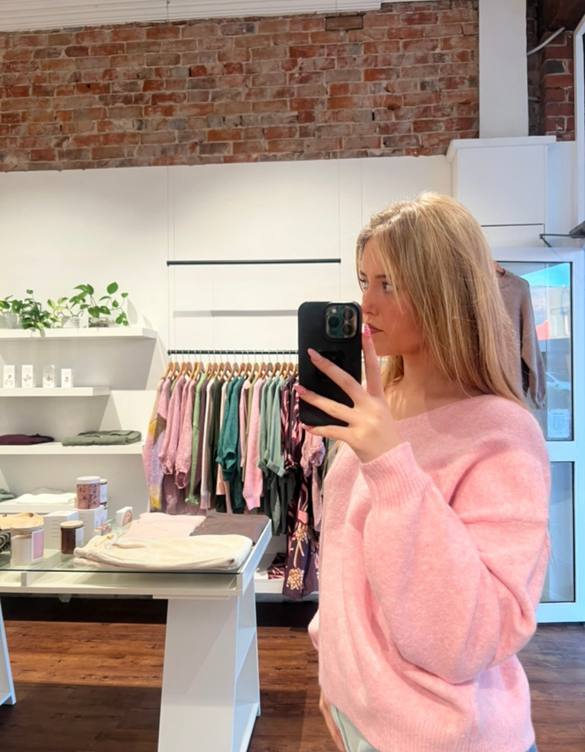 Tully V-Neck Lightweight Knit Jumper in Light Pink