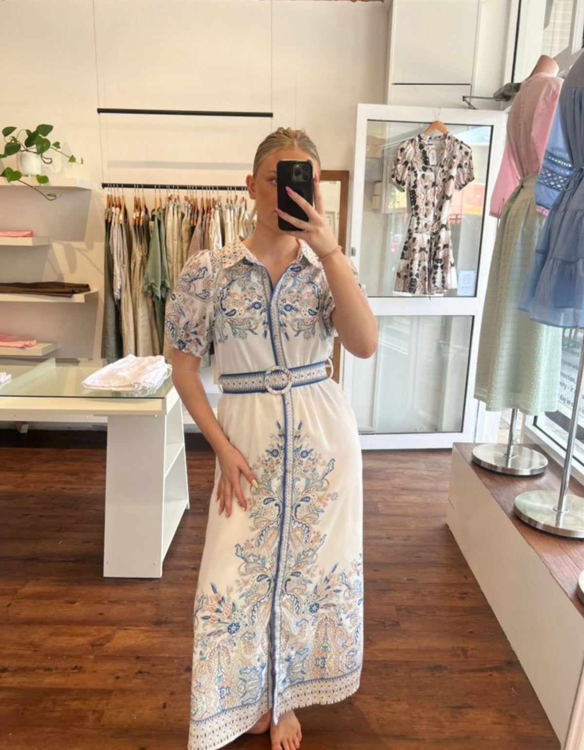 Livi Short Sleeve Maxi Dress in White