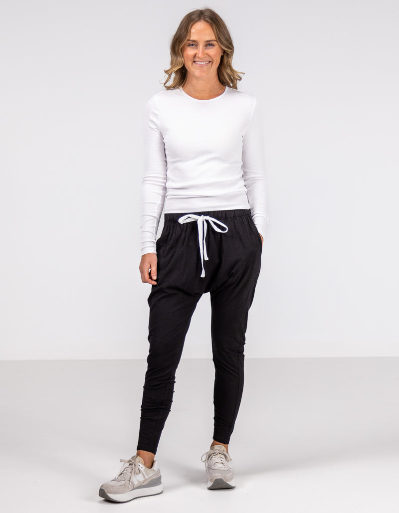 Kiera Cotton Jogger Pant in Black