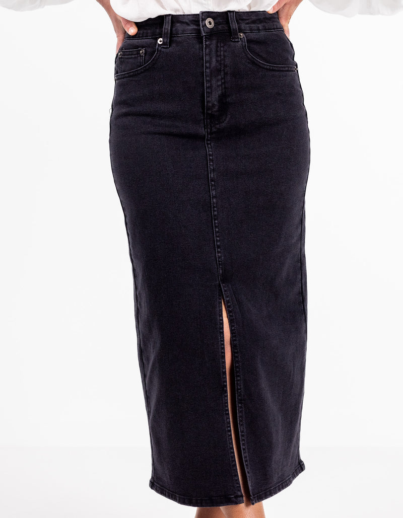 Lark Stretch Denim Fitted Skirt in Black