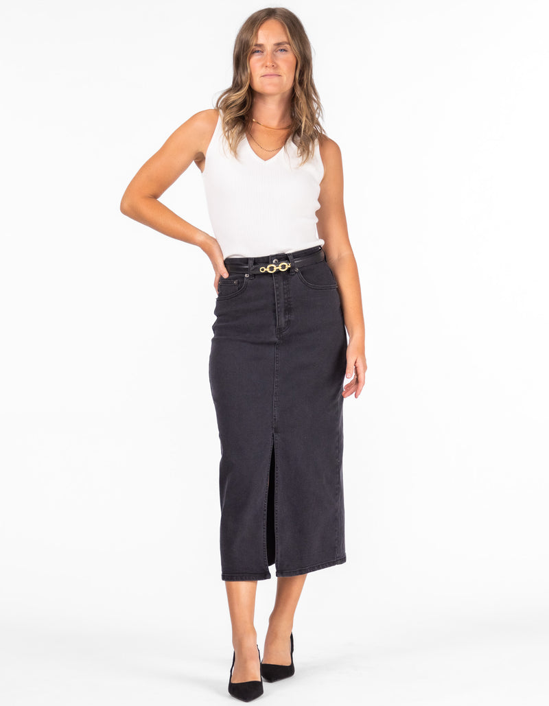 Lark Stretch Denim Fitted Skirt in Black