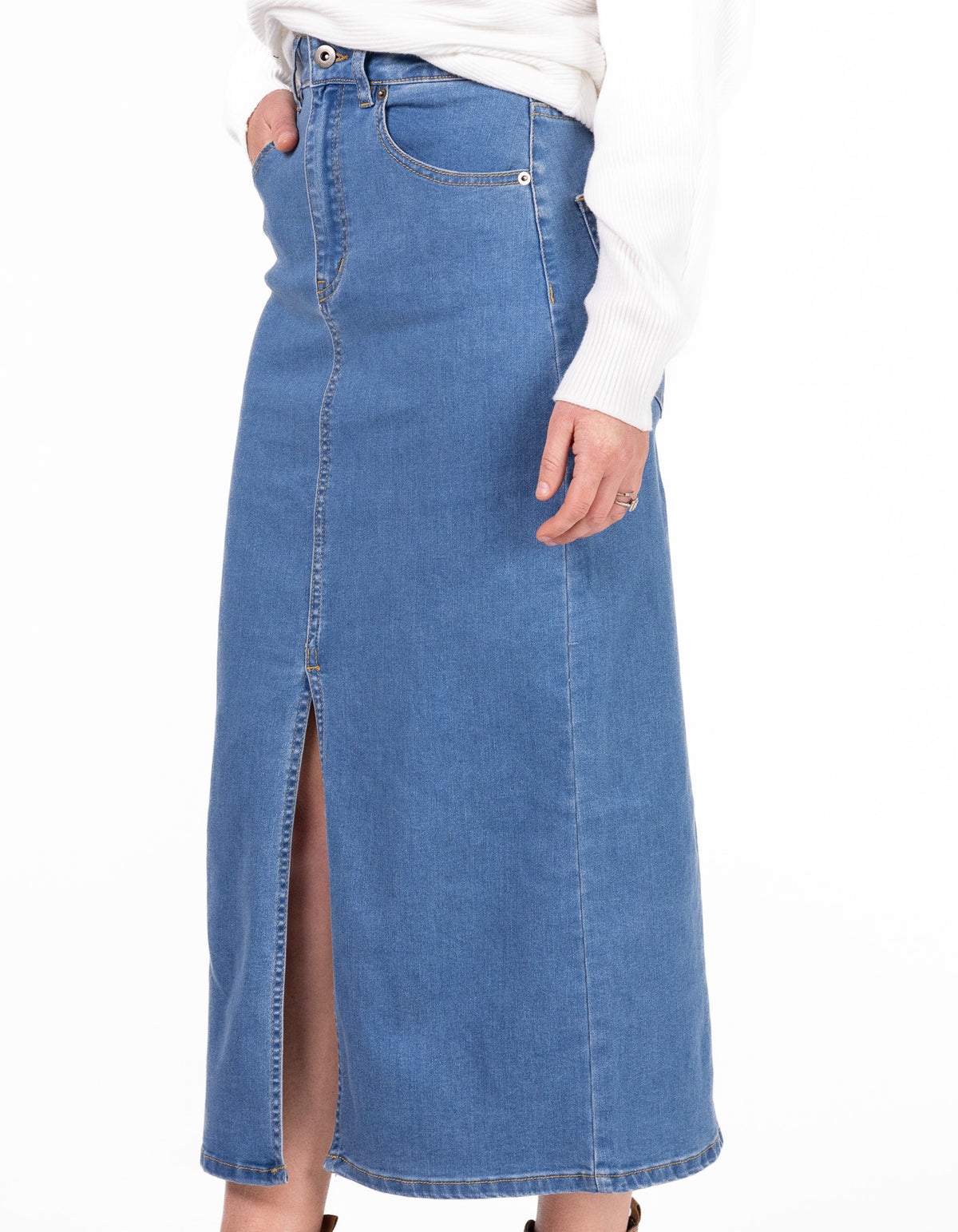 Lark Stretch Denim Fitted Skirt in Dark Blue