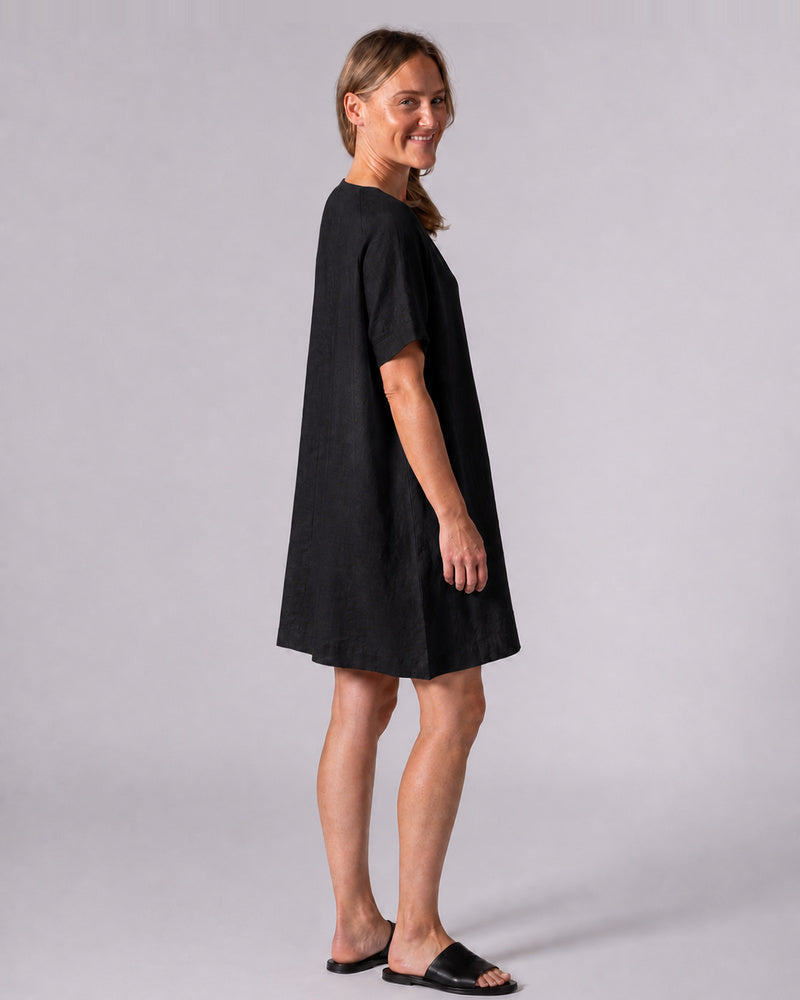 Elke Black Linen Round Neck Shift Dress