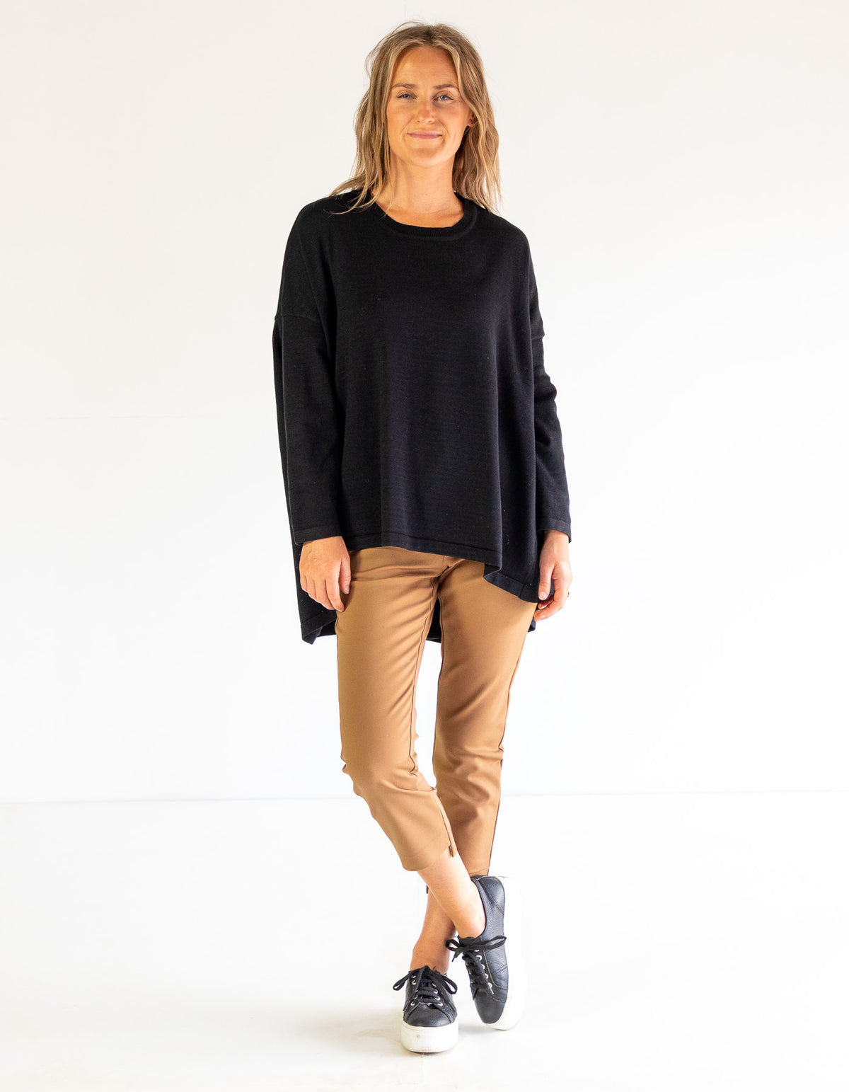 Elle Crew Neck Oversize Knit Jumper in Black