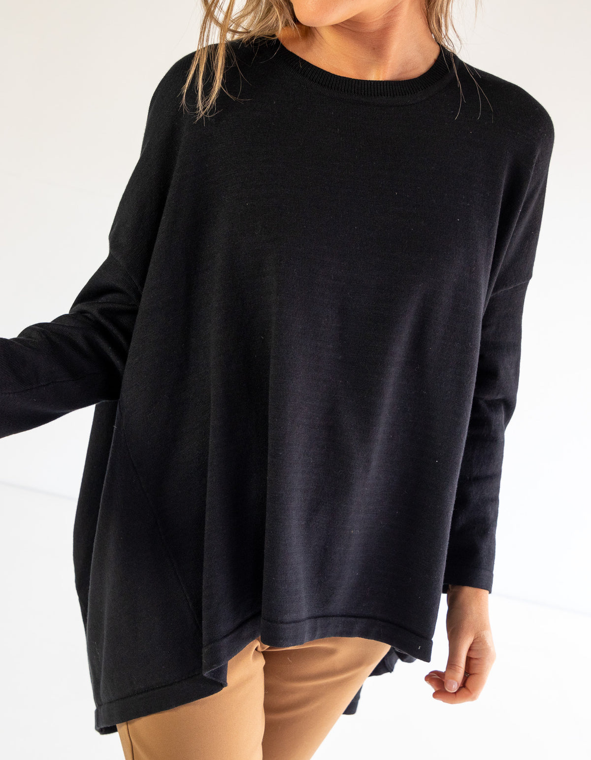 Elle Crew Neck Oversize Knit Jumper in Black