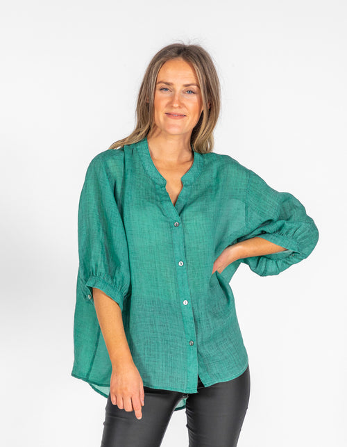 River Relaxed Fit Shirt in Emerald Linen